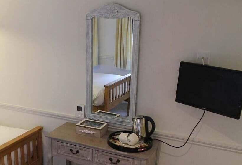 The Swan Motel, Gillingham