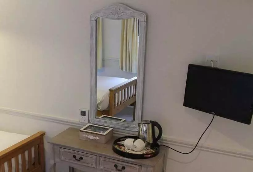 The Swan Motel, Gillingham