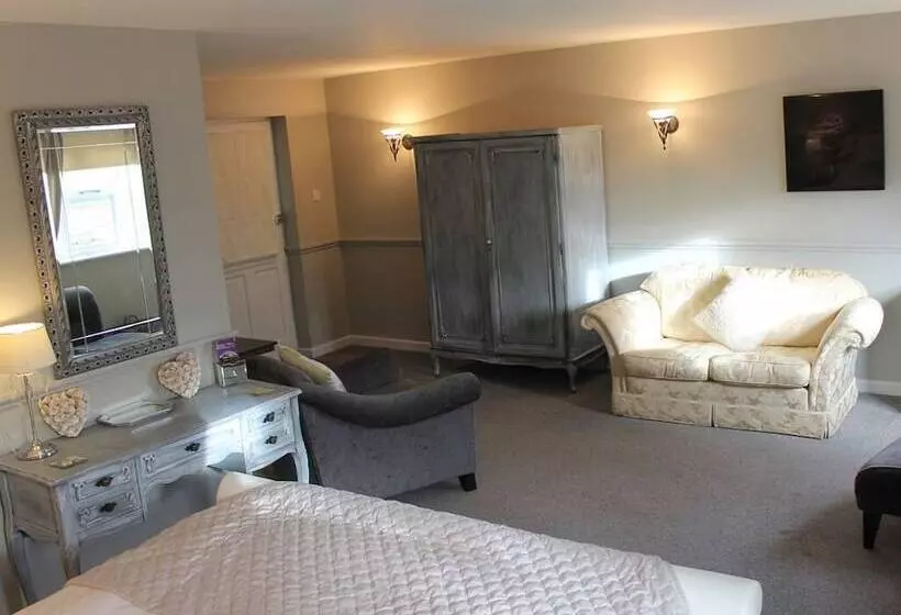 The Swan Motel, Gillingham