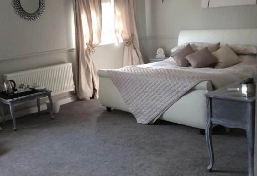 The Swan Motel, Gillingham