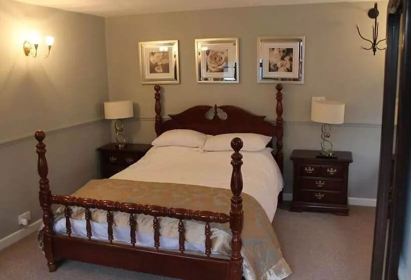 The Swan Motel, Gillingham