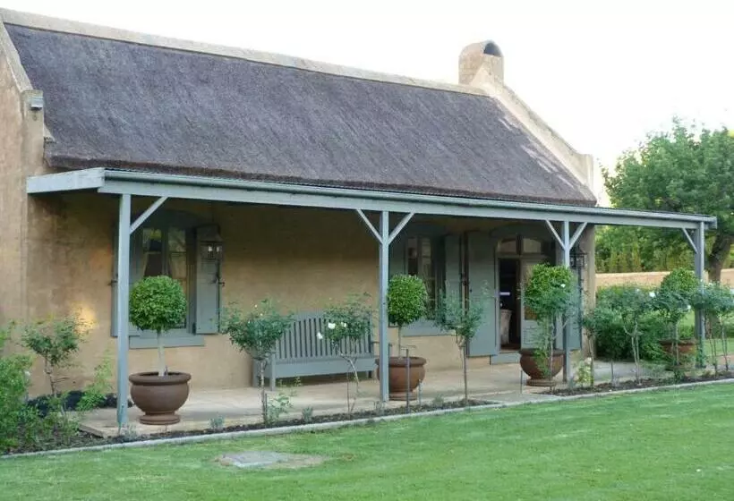 هتل Burgundy Bourgogne Historic Manor House & Cottages