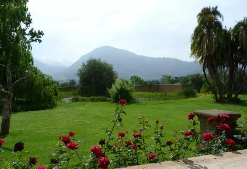 هتل Burgundy Bourgogne Historic Manor House & Cottages