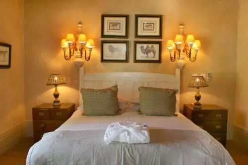 هتل Burgundy Bourgogne Historic Manor House & Cottages