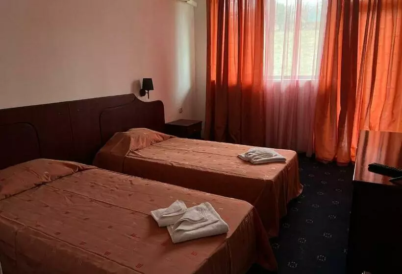 هتل Dahlia Garden