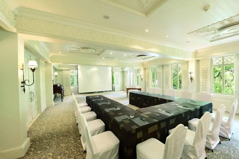 هتل Heritage Le Telfair Golf & Wellness Resort
