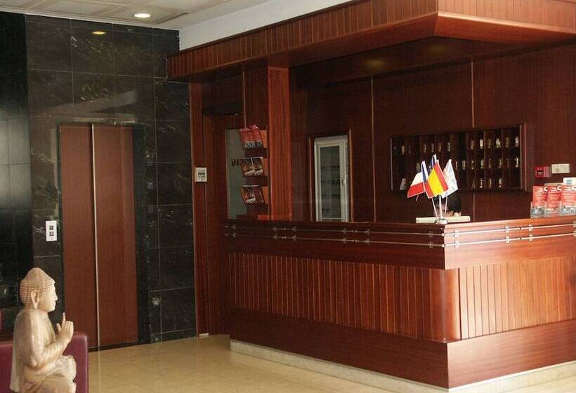 هتل Millennium Gold