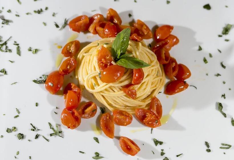 هتل Millennium Gold