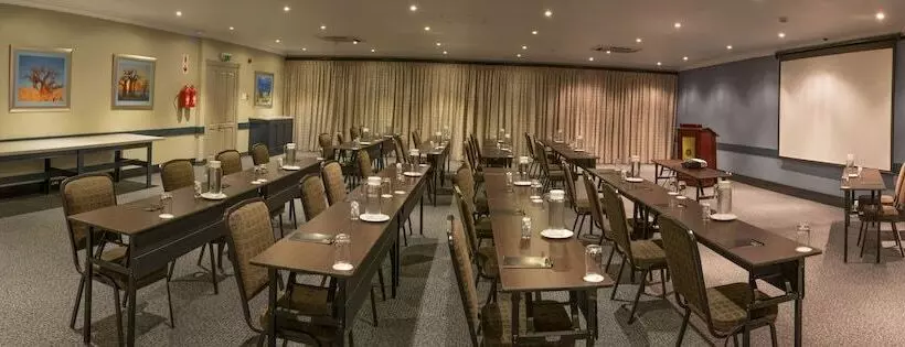 هتل Peermont Mondior