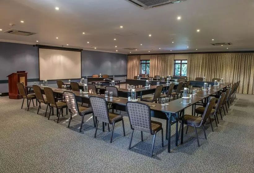 هتل Peermont Mondior