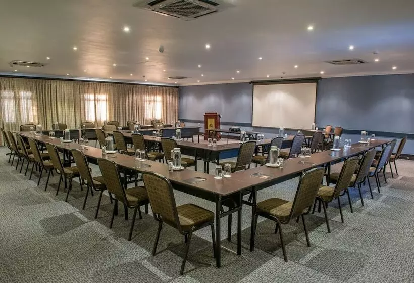 هتل Peermont Mondior