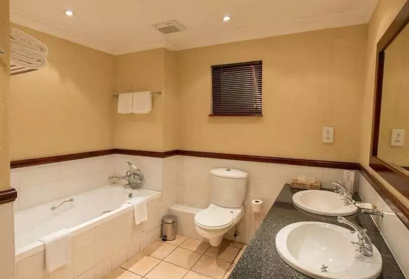 هتل Peermont Mondior