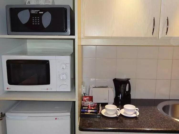 هتل Peermont Mondior