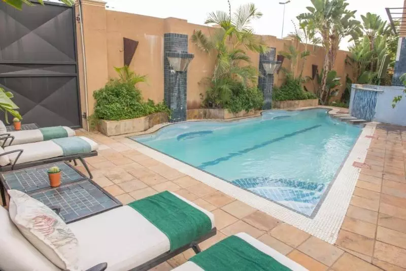 هتل Peermont Mondior