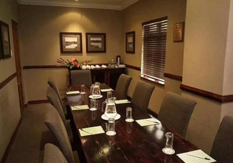 هتل Peermont Mondior