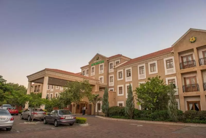 هتل Peermont Mondior