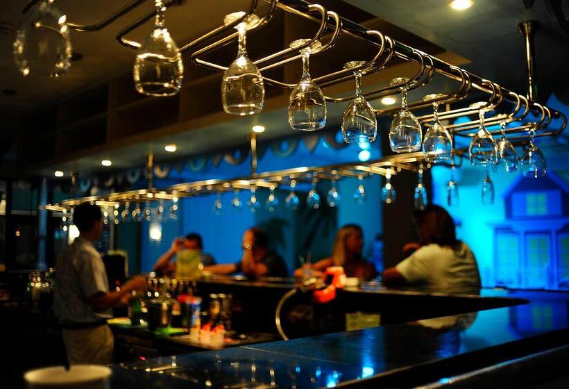 هتل Reef Oasis Blue Bay Resort & Spa