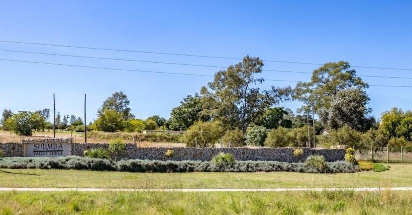 בית מלון כפרי Shumba Valley Lodge