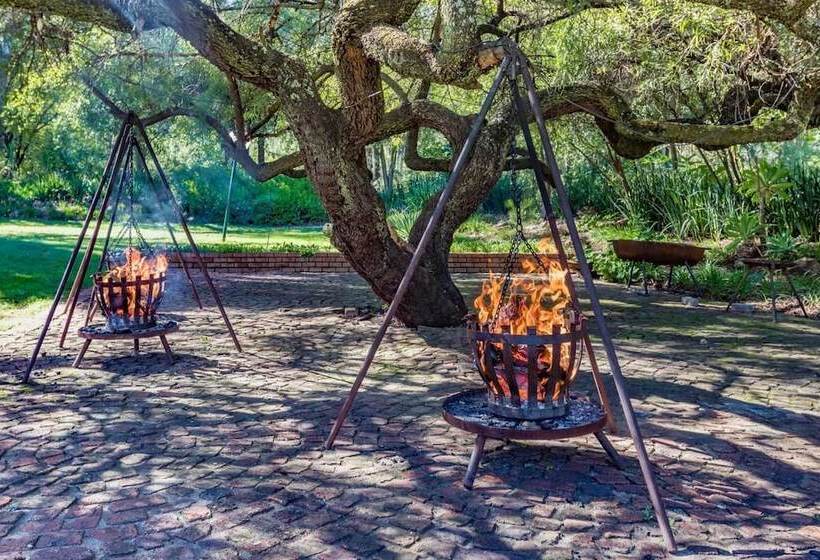 בית מלון כפרי Shumba Valley Lodge