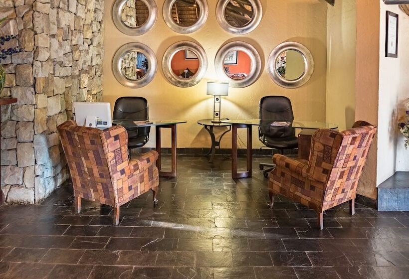 בית מלון כפרי Shumba Valley Lodge