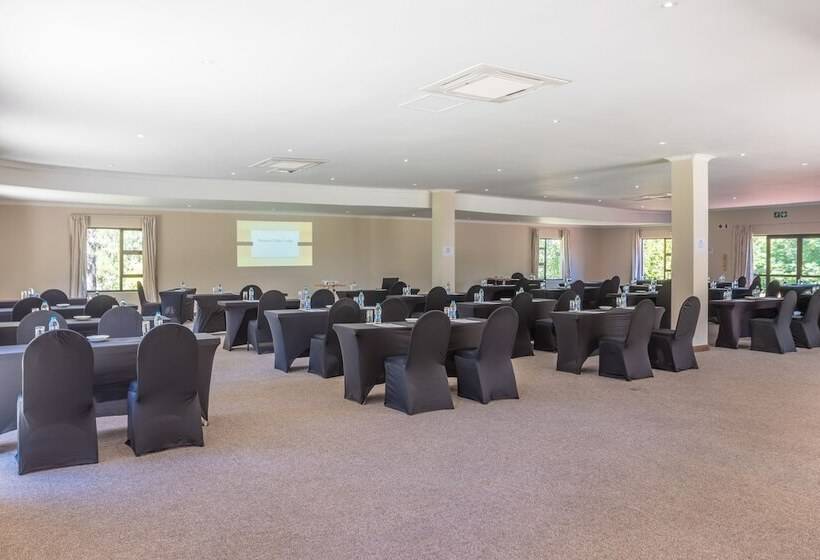 בית מלון כפרי Shumba Valley Lodge