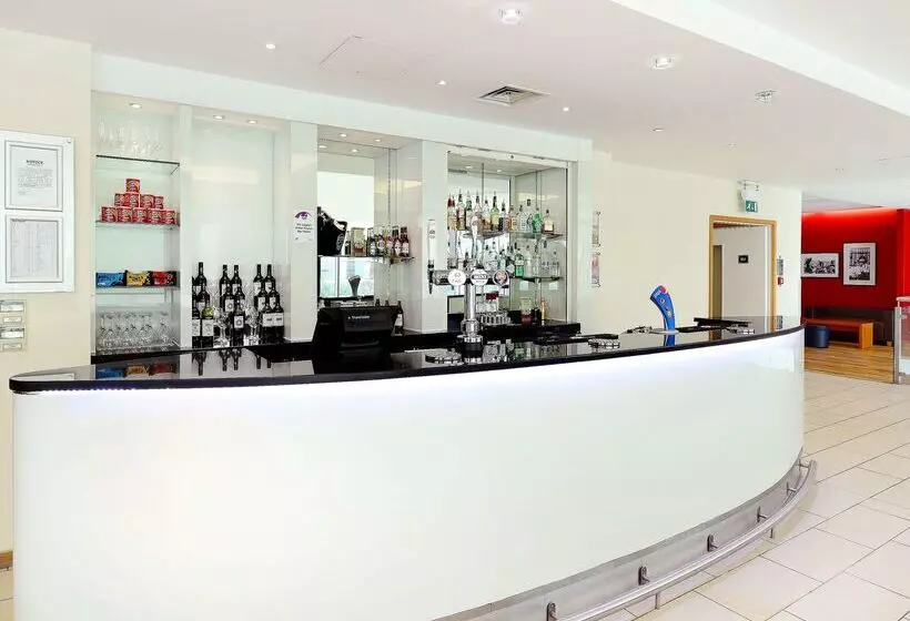 Hotelli Travelodge Milton Keynes The Hub