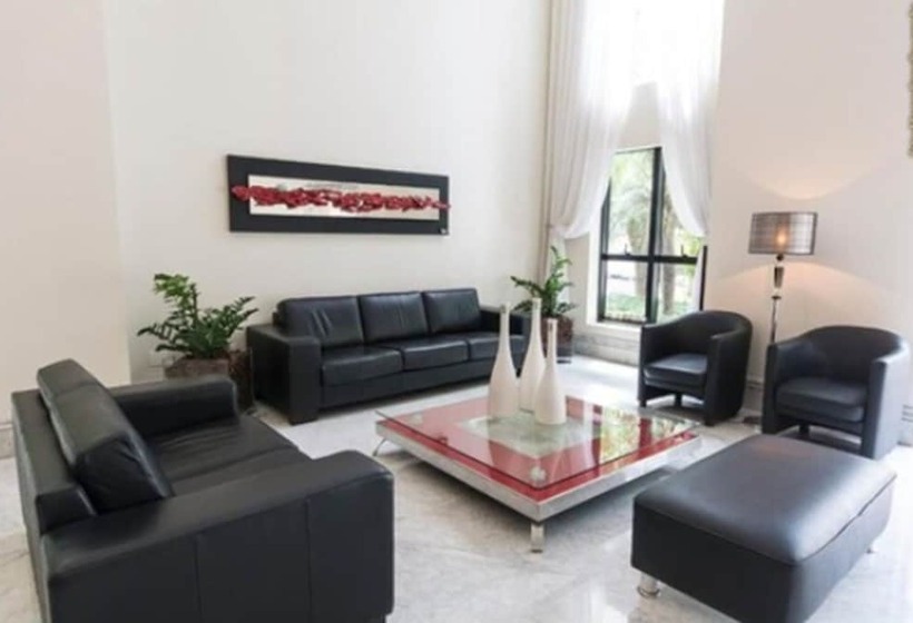 Отель Tsue The Palace Flat