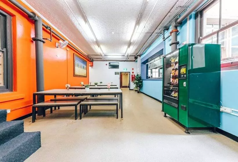 הוסטל Maze Backpackers Sydney