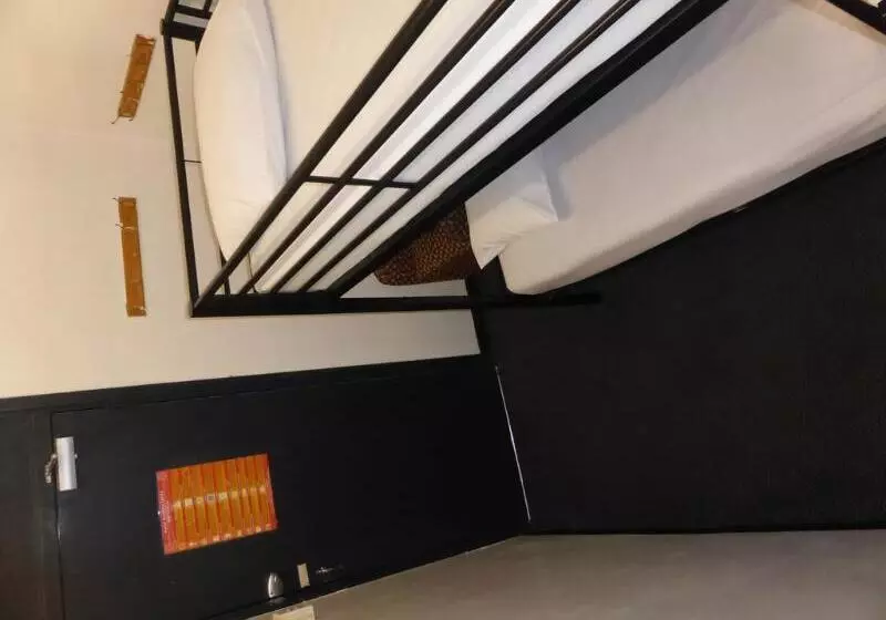 הוסטל Maze Backpackers Sydney