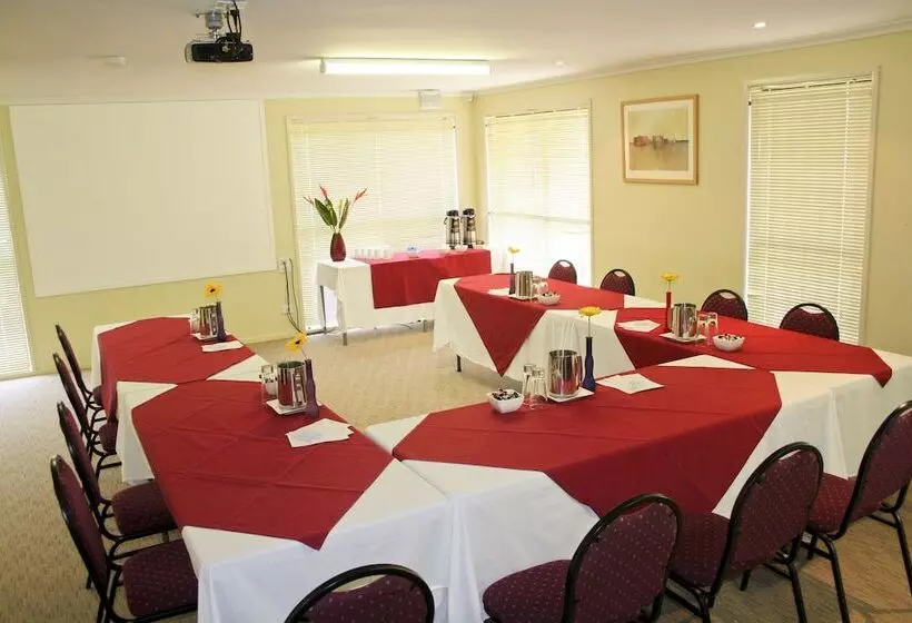Caloundra Central Apartment Hotel Official