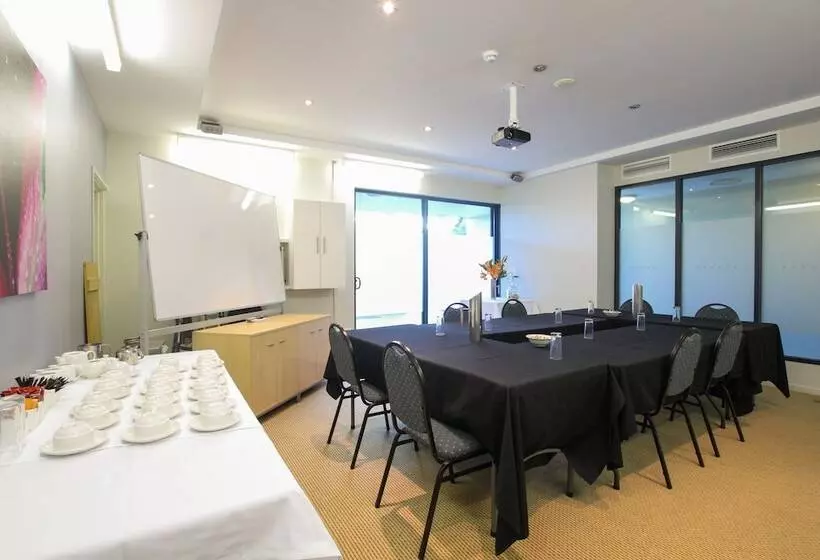 Caloundra Central Apartment Hotel Official
