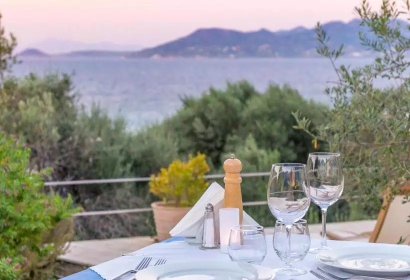 Отель Armonia Bay