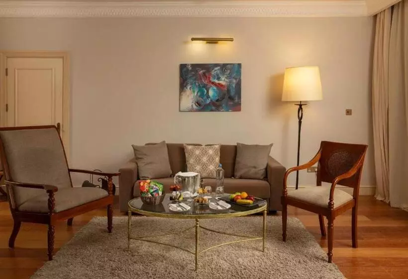 בית מלון כפרי Aphrodite Hills