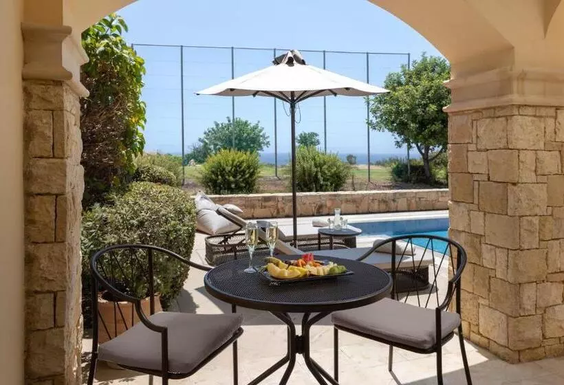 בית מלון כפרי Aphrodite Hills