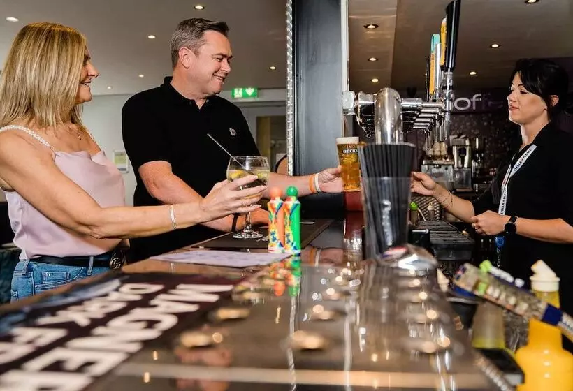 Claremont Hotel   All Inclusive!