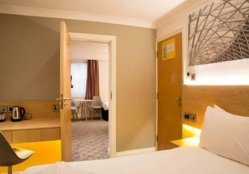 ホテル Comfort Inn & Suites Kings Cross St. Pancras