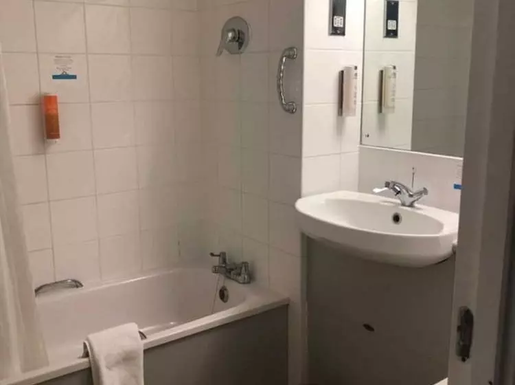 Days Inn Hotel Fleet