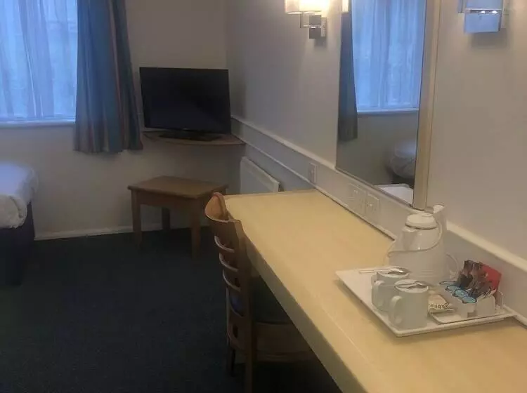 Days Inn Hotel Fleet