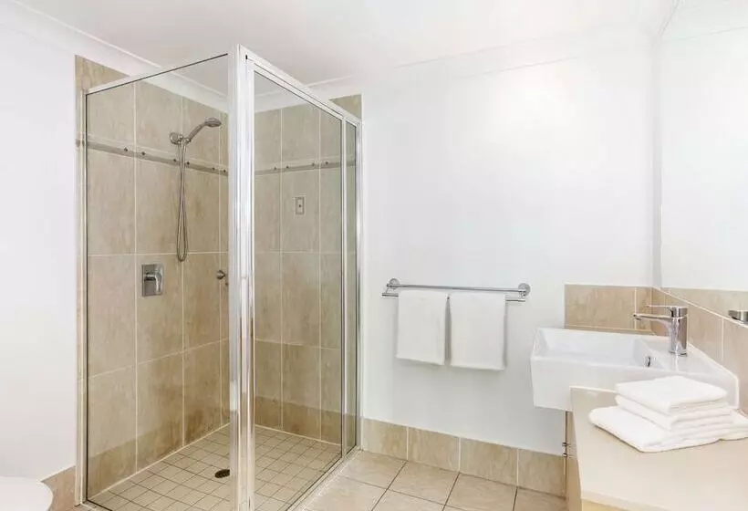 Hotel Mantra Aqueous On Port