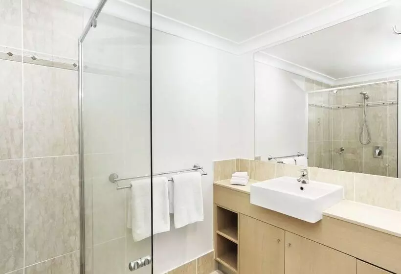 Hotel Mantra Aqueous On Port