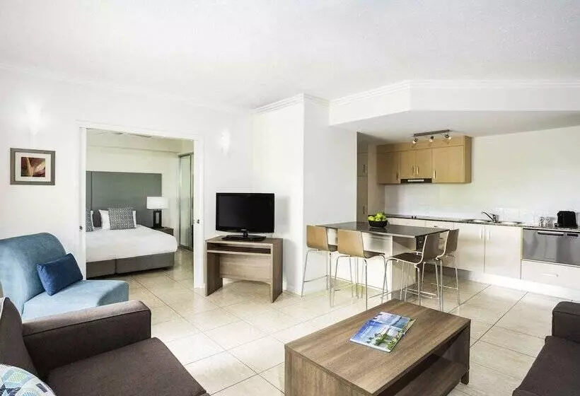 Hotel Mantra Aqueous On Port