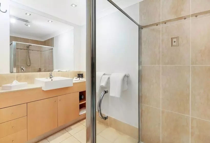 Hotel Mantra Aqueous On Port