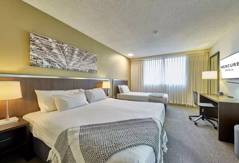 هتل Mercure Perth On Hay