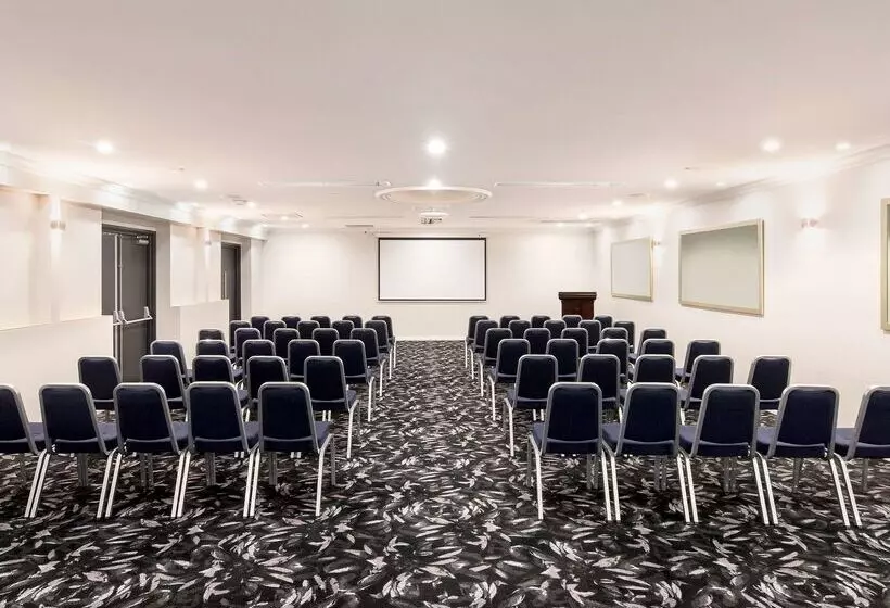 هتل Mercure Perth On Hay