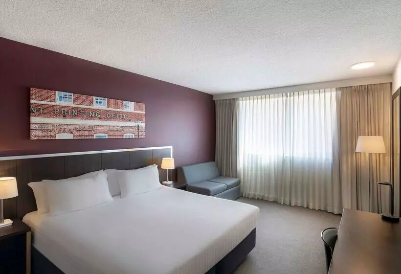 هتل Mercure Perth On Hay