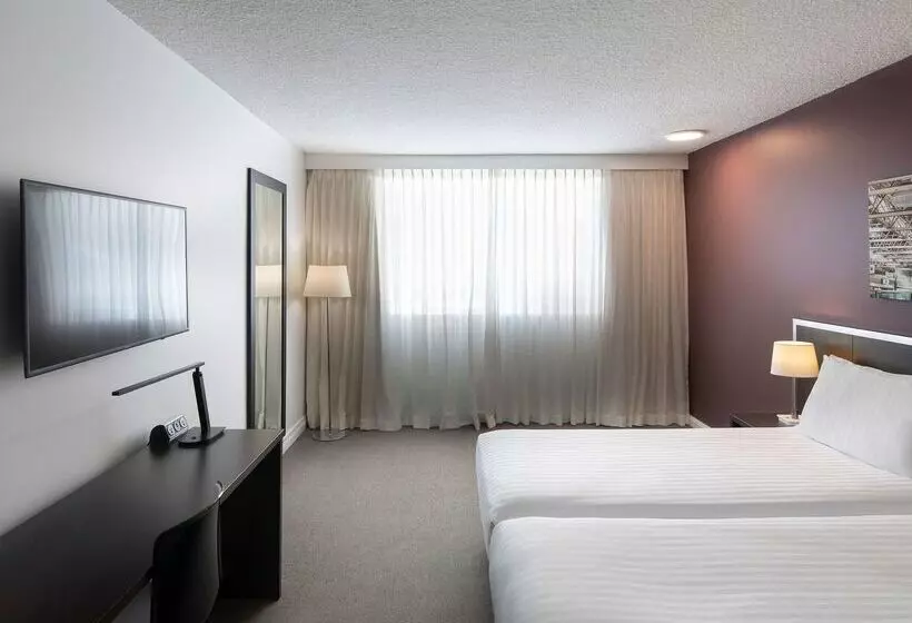 هتل Mercure Perth On Hay