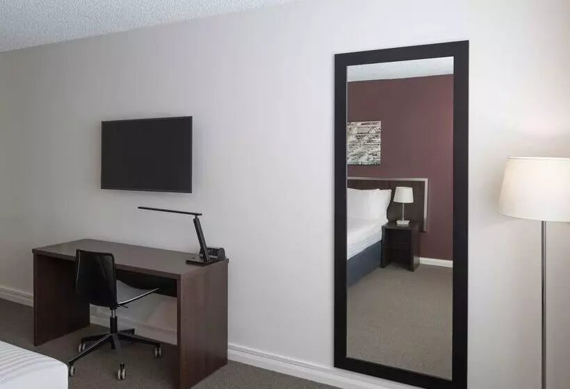 هتل Mercure Perth On Hay