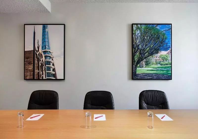 هتل Mercure Perth On Hay