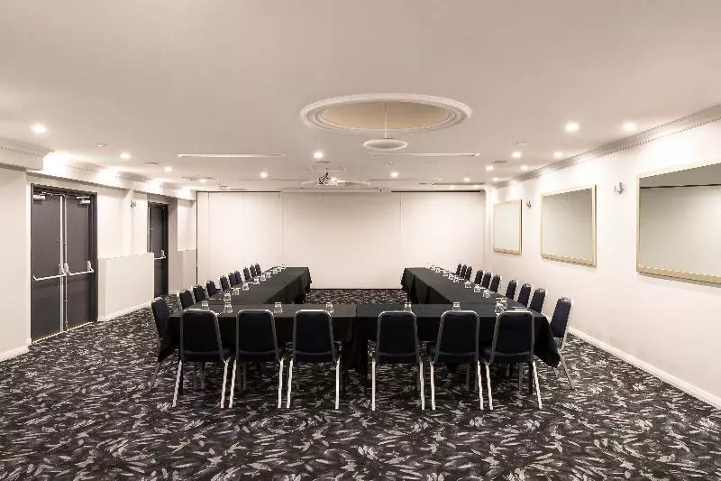 هتل Mercure Perth On Hay