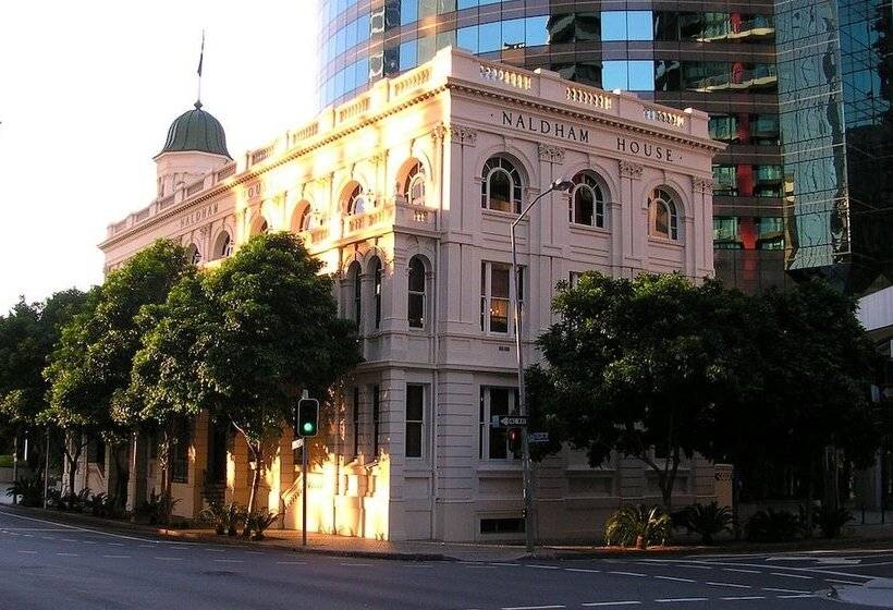 בית מלון כפרי Oaks Brisbane On Margaret Suites